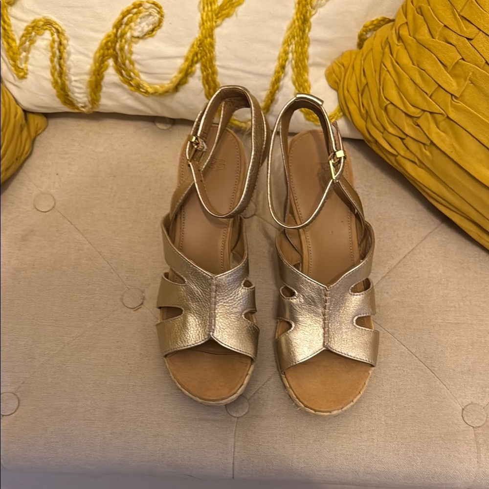 UGG Gold Sandals with Geometric T-Strap Design